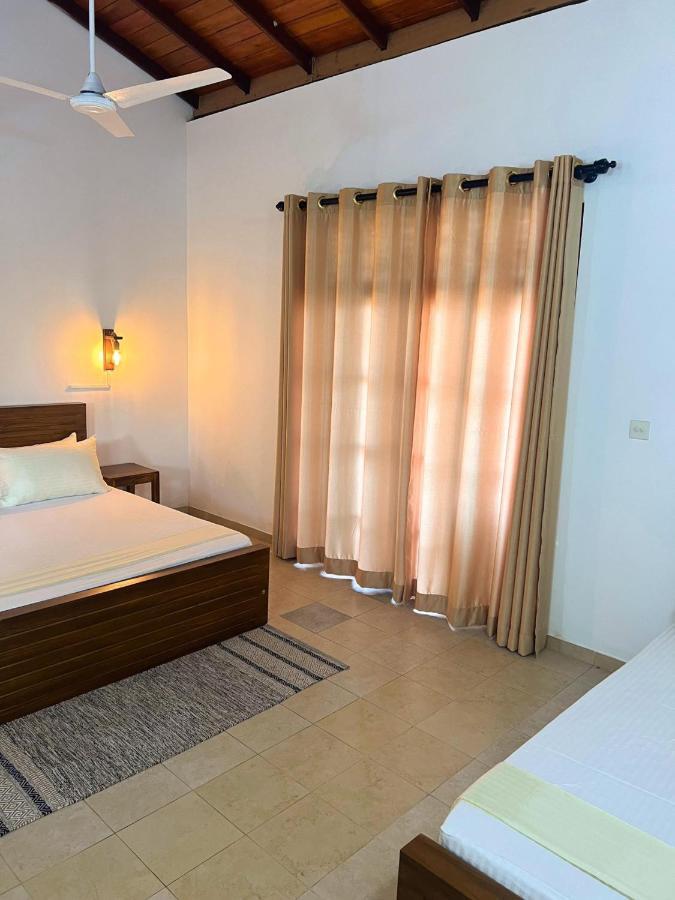 Hummus Hostel Hikkaduwa Bagian luar foto