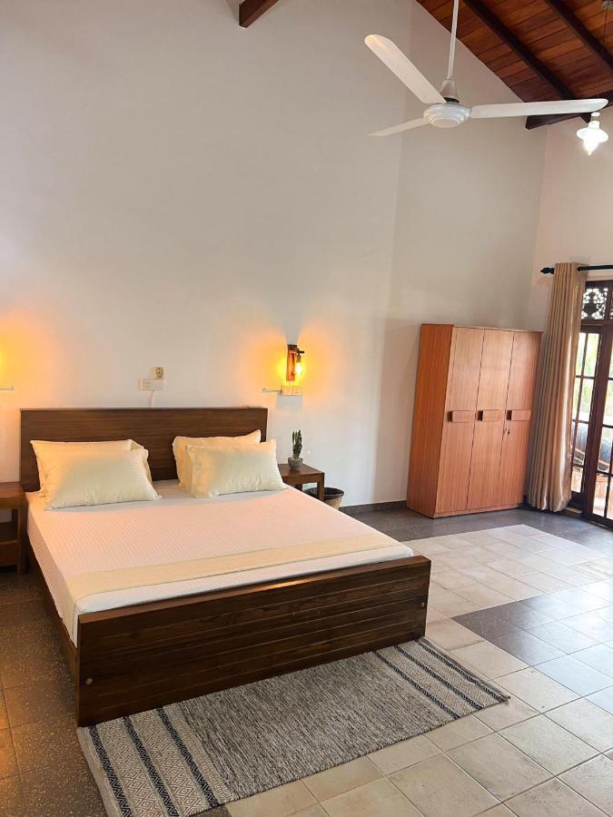 Hummus Hostel Hikkaduwa Bagian luar foto