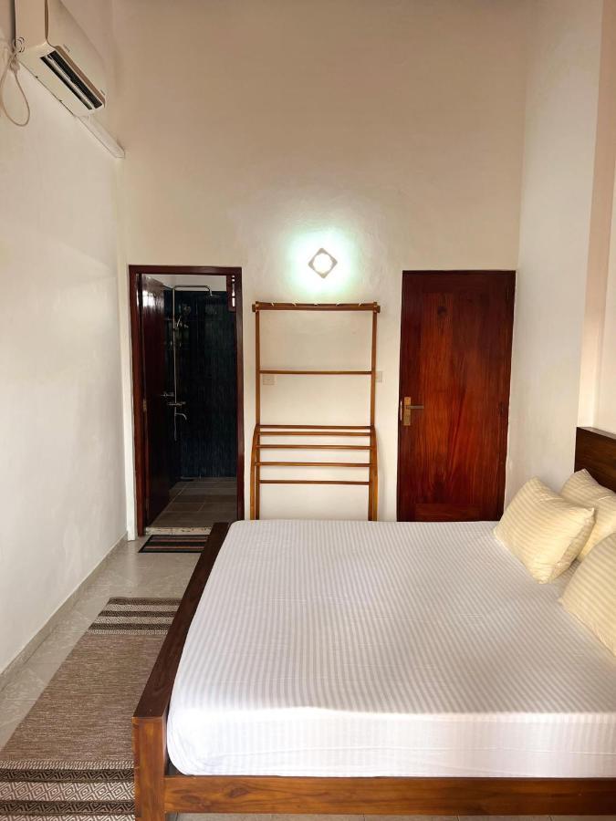 Hummus Hostel Hikkaduwa Bagian luar foto