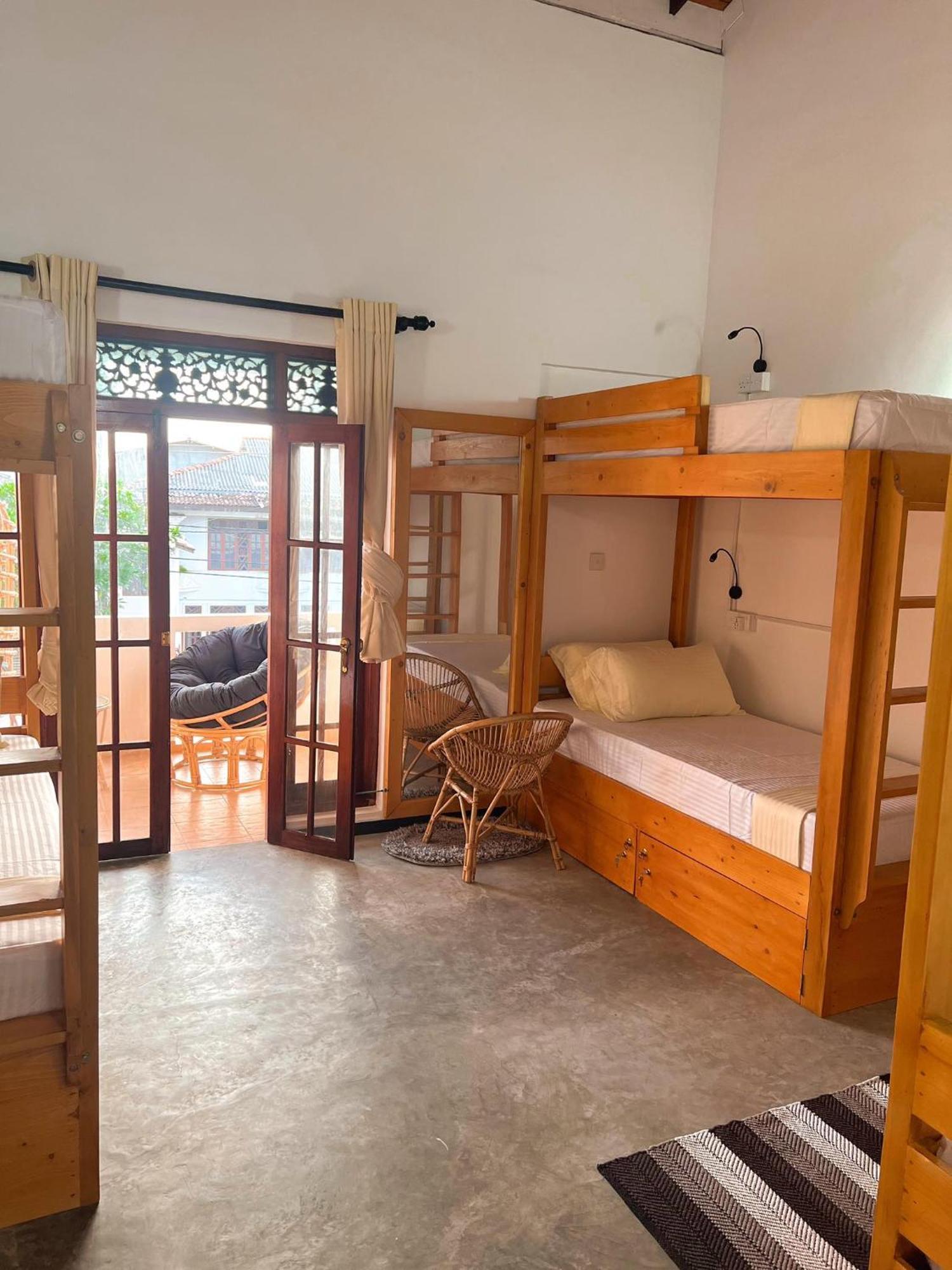 Hummus Hostel Hikkaduwa Bagian luar foto