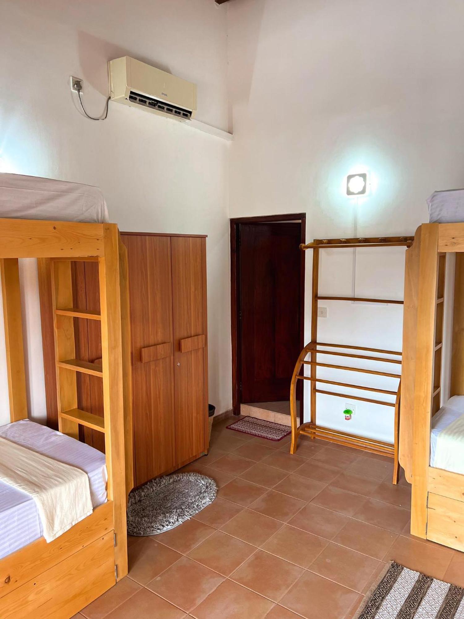 Hummus Hostel Hikkaduwa Bagian luar foto