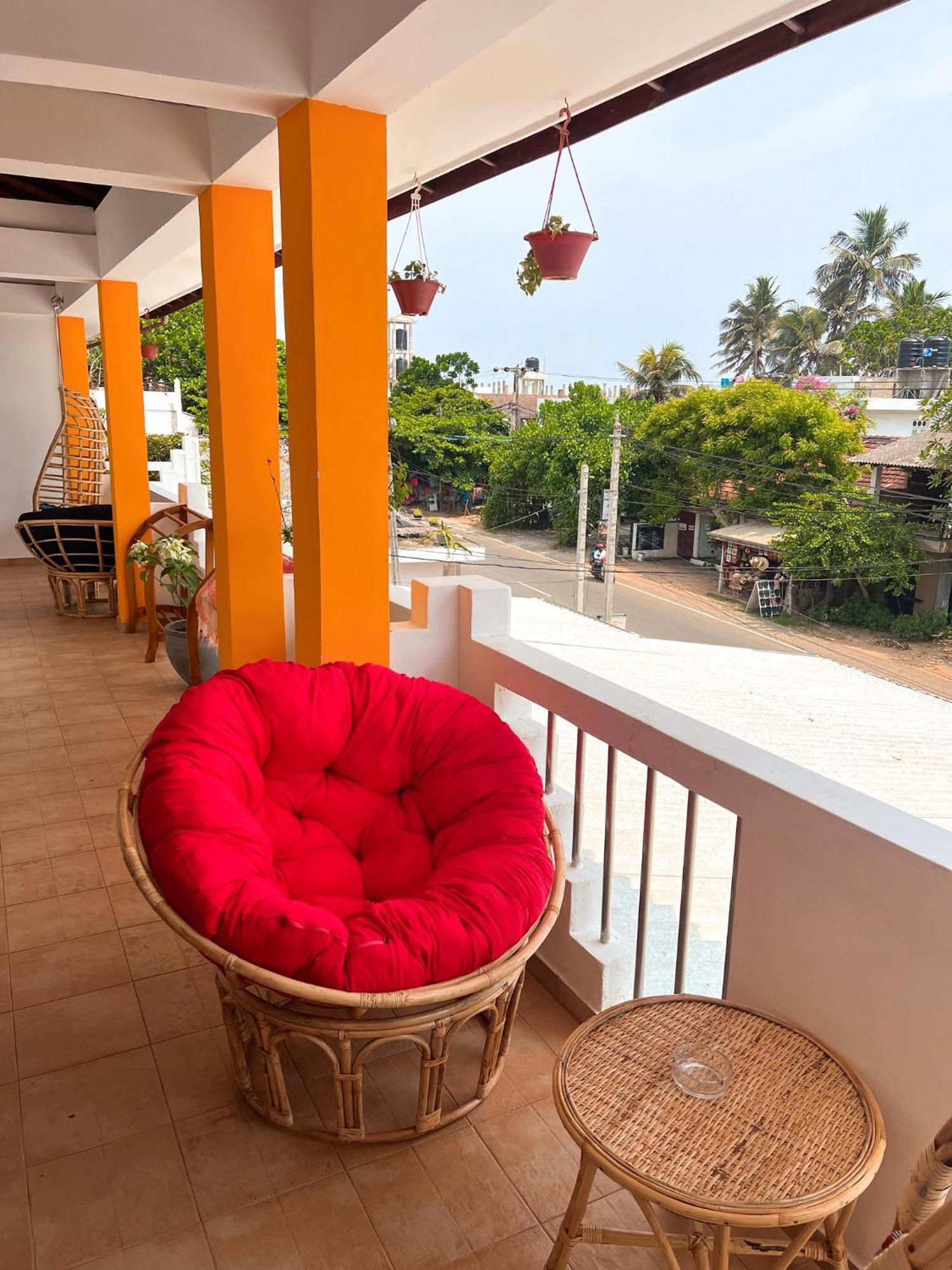 Hummus Hostel Hikkaduwa Bagian luar foto