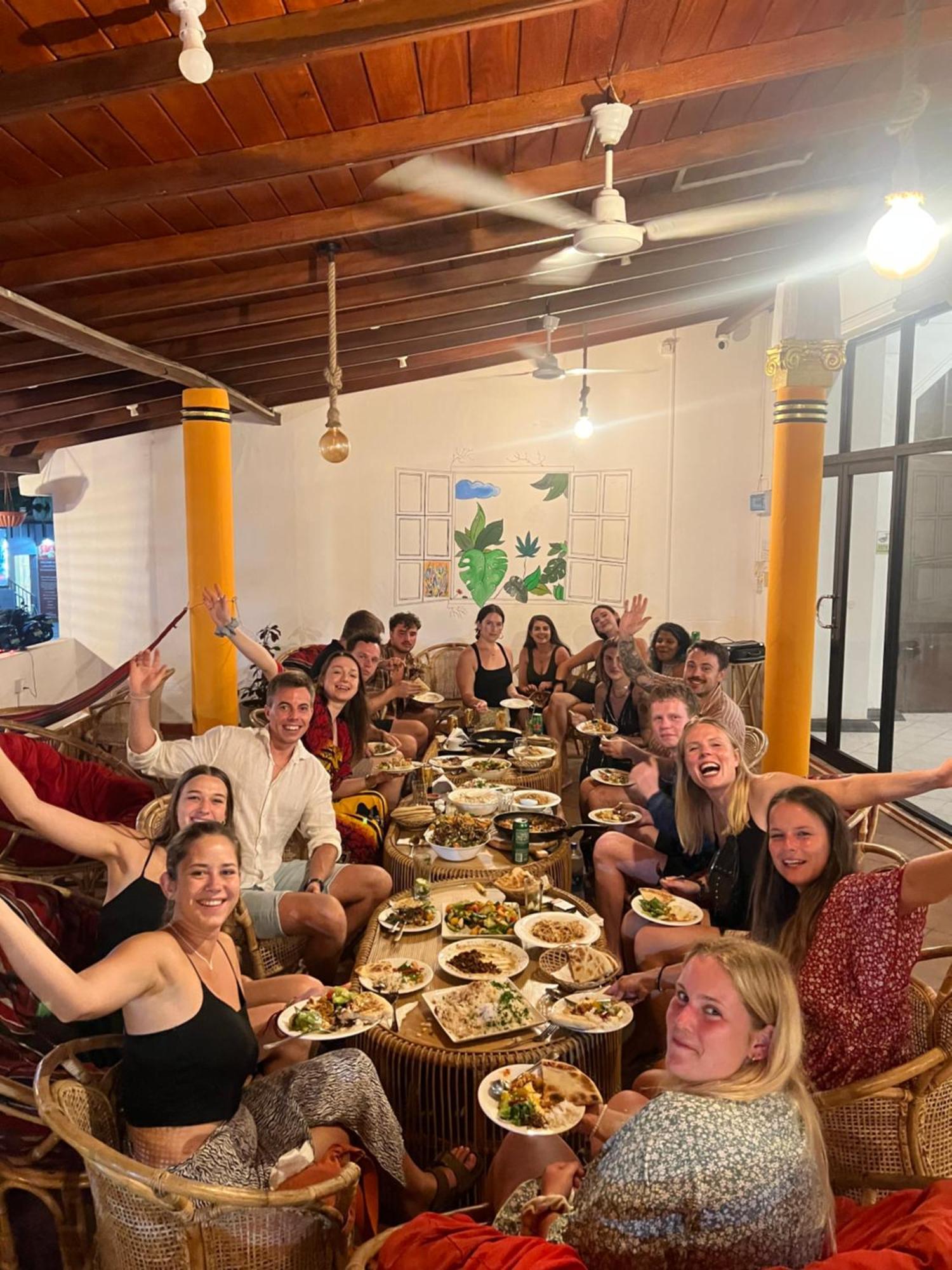 Hummus Hostel Hikkaduwa Bagian luar foto