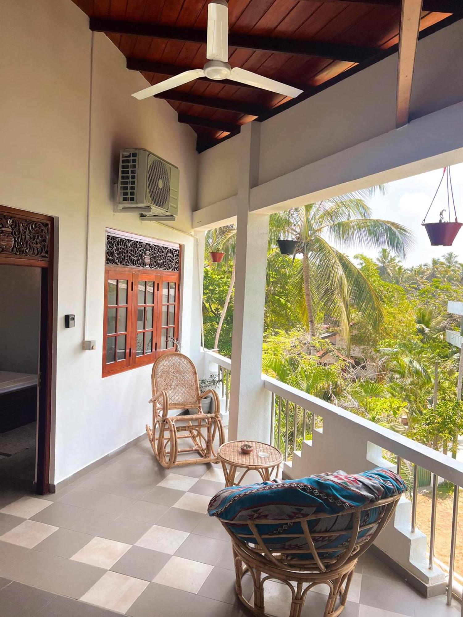 Hummus Hostel Hikkaduwa Bagian luar foto