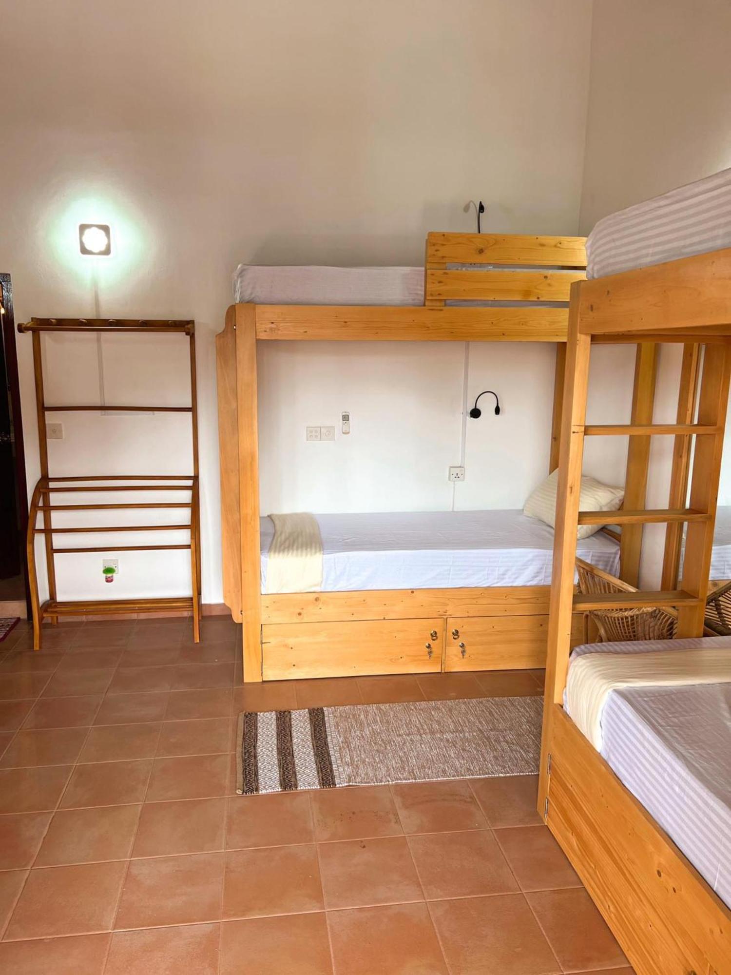 Hummus Hostel Hikkaduwa Bagian luar foto