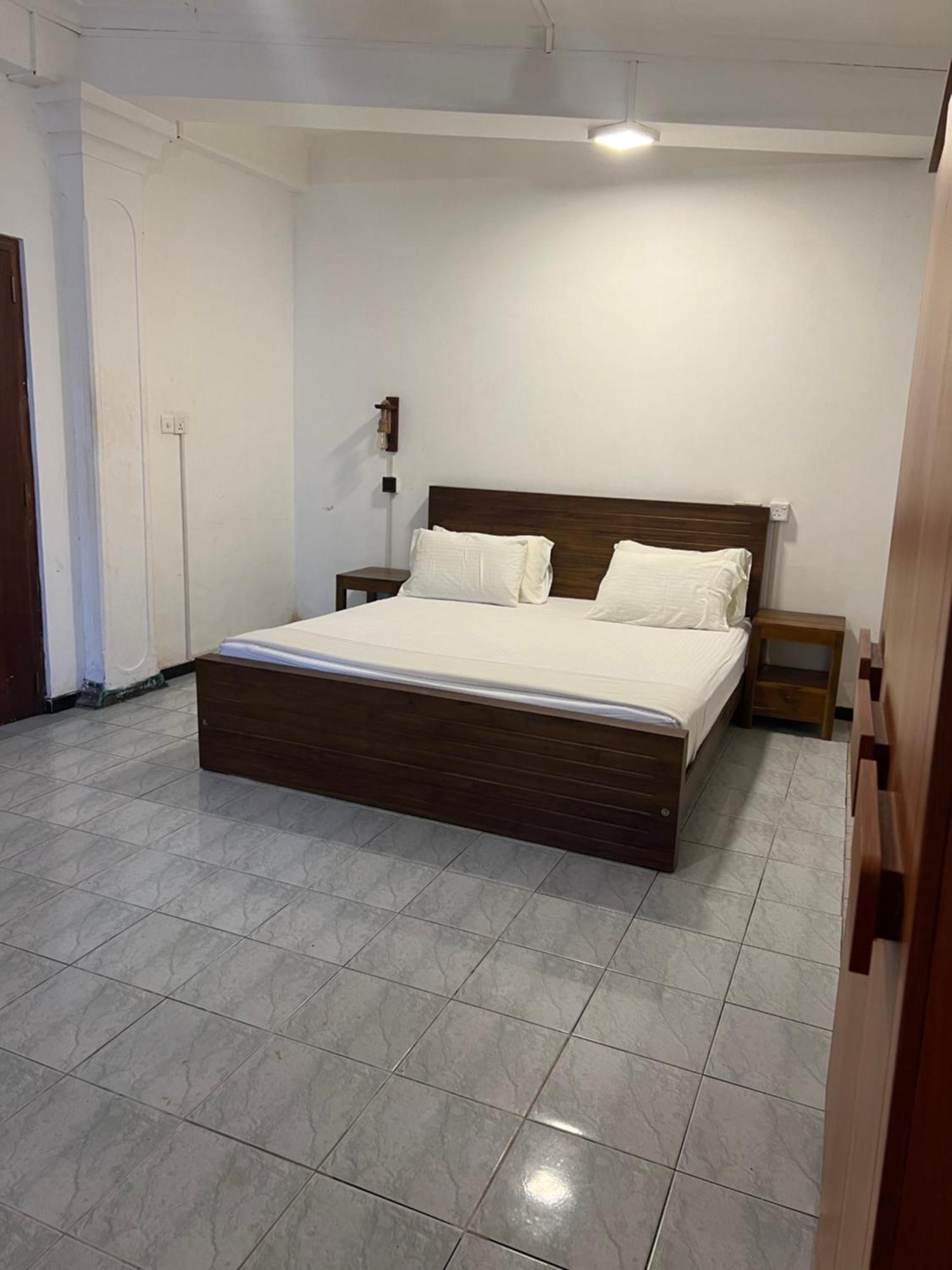 Hummus Hostel Hikkaduwa Bagian luar foto