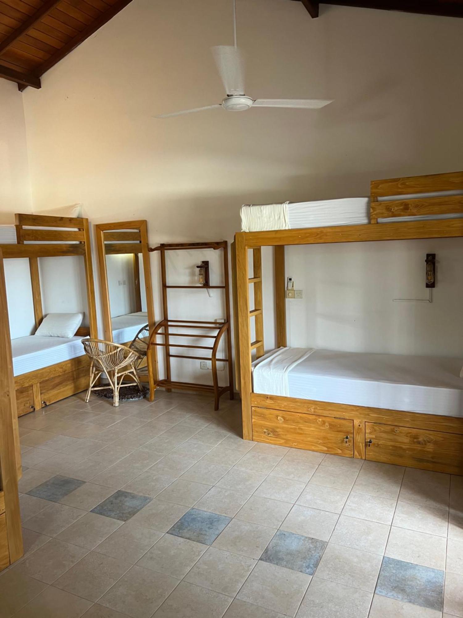 Hummus Hostel Hikkaduwa Bagian luar foto
