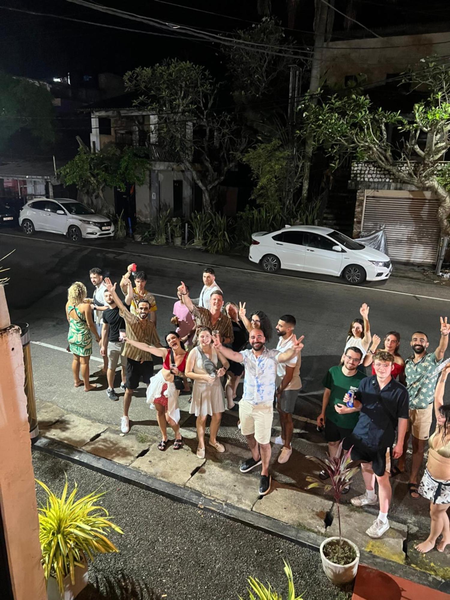 Hummus Hostel Hikkaduwa Bagian luar foto